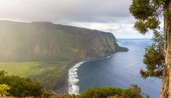 Waipio Valley Lookout-Big Island Hawaii all-inclusive