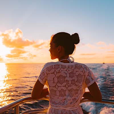 Whether it’s a romantic celebration, a family affair or a friends’ trip, this is a crowd pleaser! Enjoy a dinner and show as you cruise along the Waikiki coastline, and take advantage of the ship’s three decks to watch the sun sink below the Pacific.