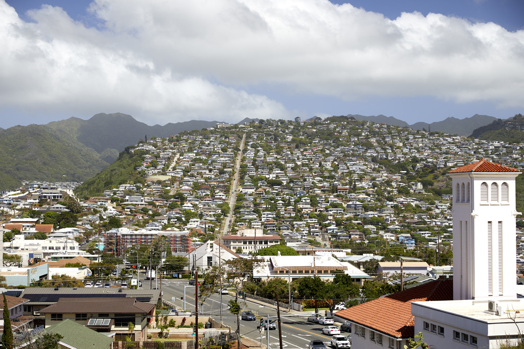 The town of Kaimuki is one of the best places to visit in Oahu