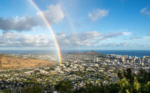When is the best time to visit Hawaii. Diamond head with double rainbow 