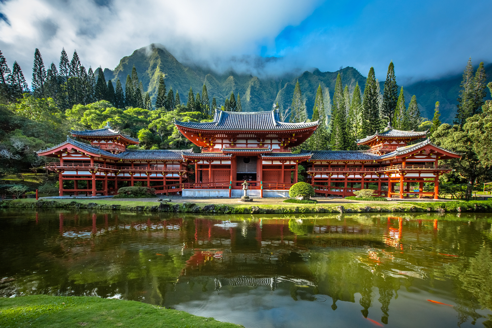 Oahus windward side byodo-in temple