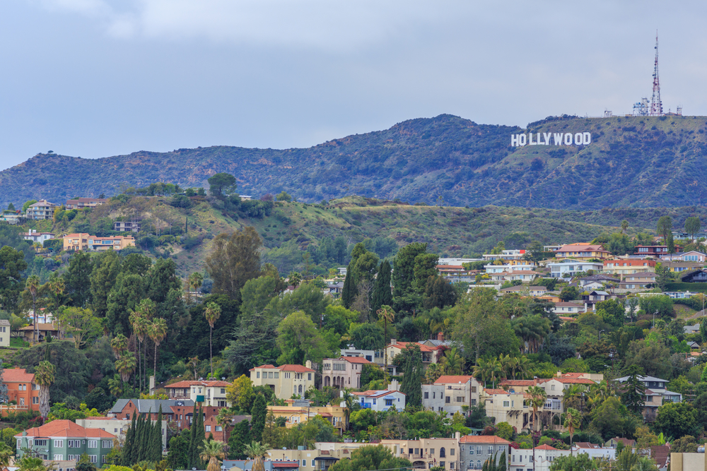 What are the best stopovers on the way to Hawaii? Hollywood Sign