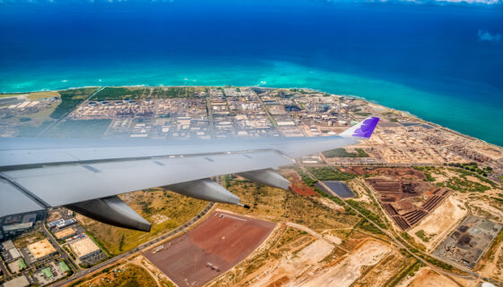 Flying Into the Honolulu Airport.