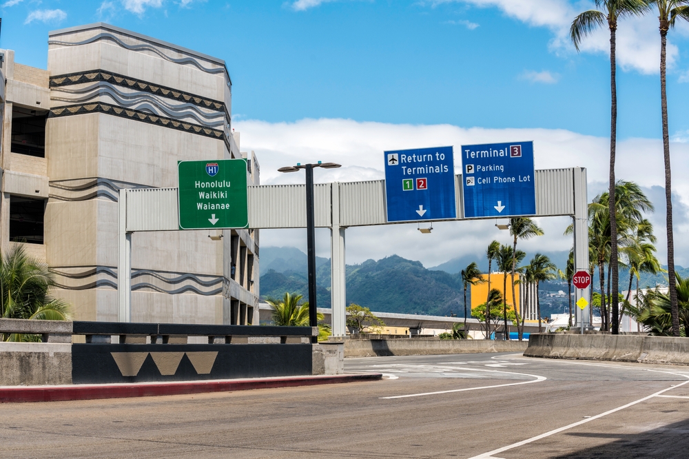 Flying Into the Honolulu Airport.